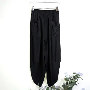 Light weight denim style relaxed trousers with front patch pockets (M-L)