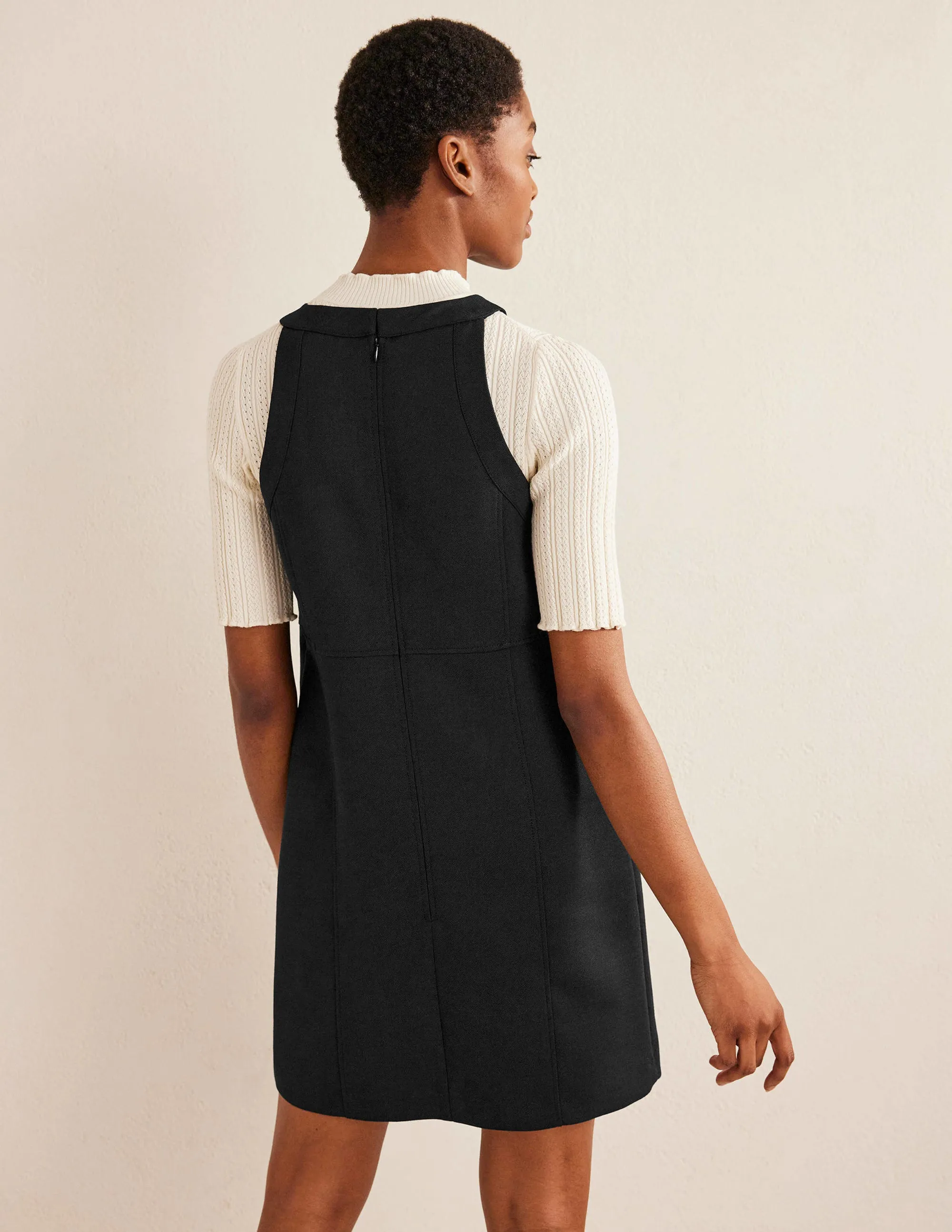 Sleeveless Mini Shift Dress-Black
